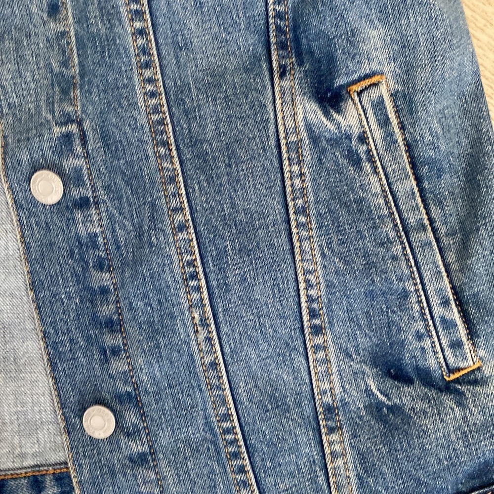 Gap Denim Jacket - Excellent Condition - image 4